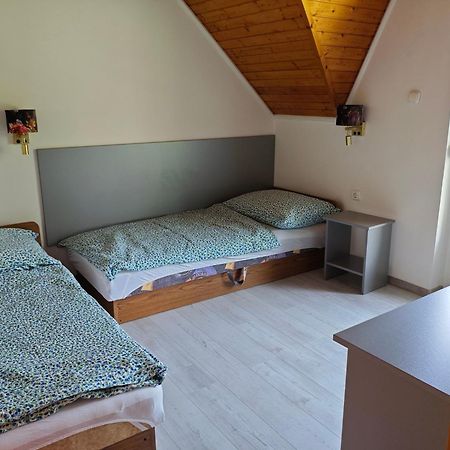 Vitorlas Villa, Emelet Balatonlelle Exteriér fotografie